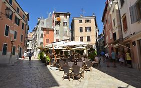 Grisia Apartments